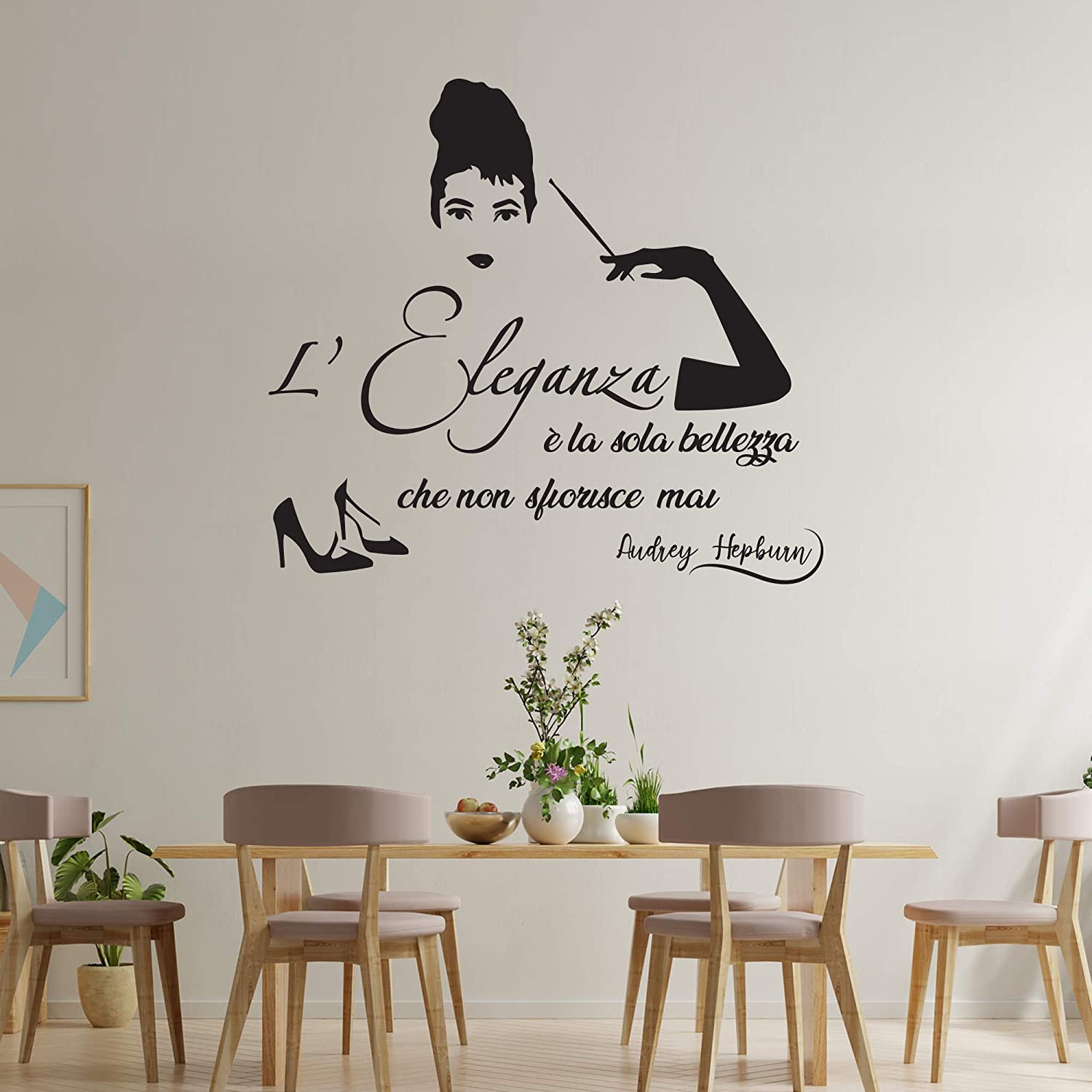 Adesivo Murale Audrey Hepburn -  L'eleganza è la sola bellezza che non sparisce mai